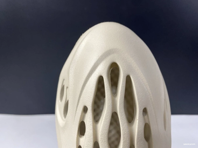 FY4567 Sand RNNR Adidas Foam Yeezy 1114